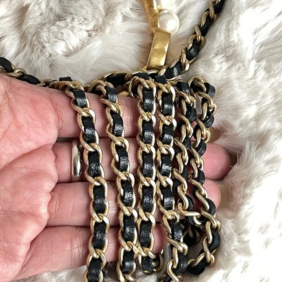 Chanel Quilted Lambskin Pearl Crown Clutch On Chain - Picture 14 of 16